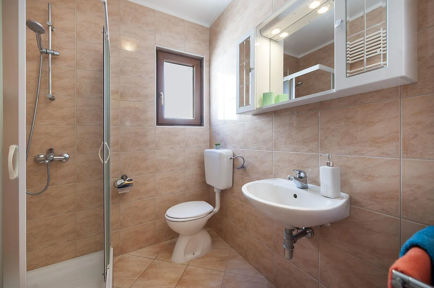 Faszinierendes Apartment Mit Eigener Galerie Und Nur 10 Gehminuten Vom Strand In Rovinj