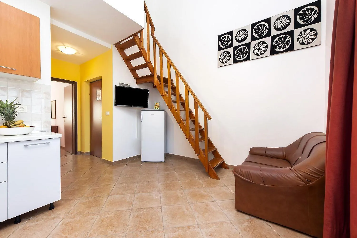 Faszinierendes Apartment Mit Eigener Galerie Und Nur 10 Gehminuten Vom Strand In Rovinj