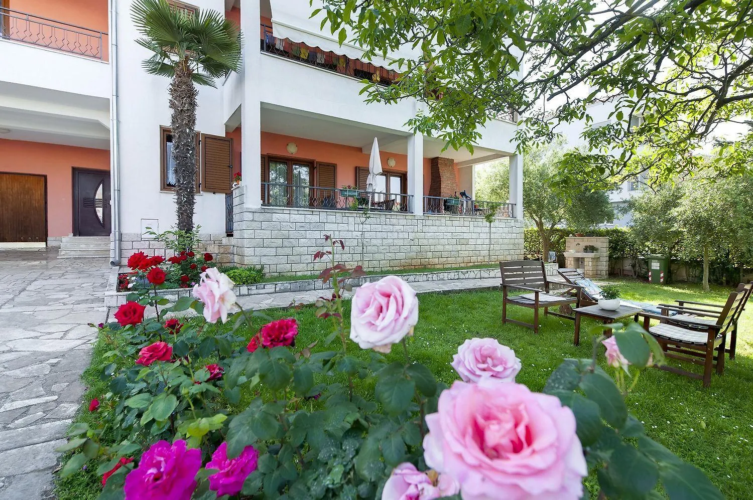 Faszinierendes Apartment Mit Eigener Galerie Und Nur 10 Gehminuten Vom Strand In Rovinj